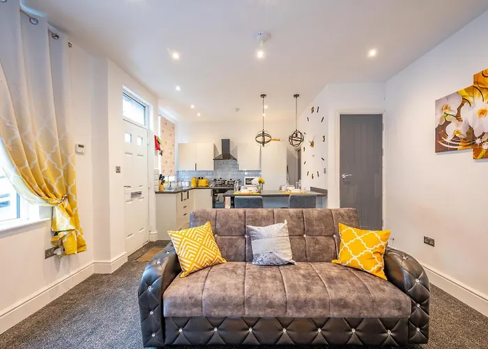*Rb10W* For Your Most Relaxed & Cosy Stay + Free Parking + Free Fast Wifi *