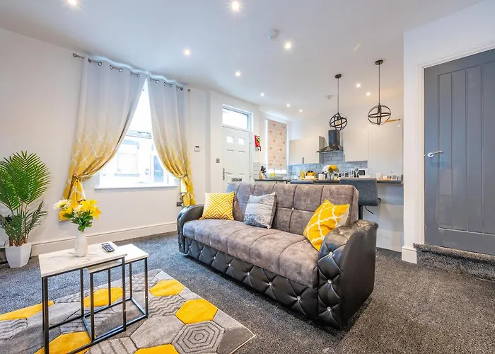 *Rb10W* For Your Most Relaxed & Cosy Stay + Free Parking + Free Fast Wifi *
