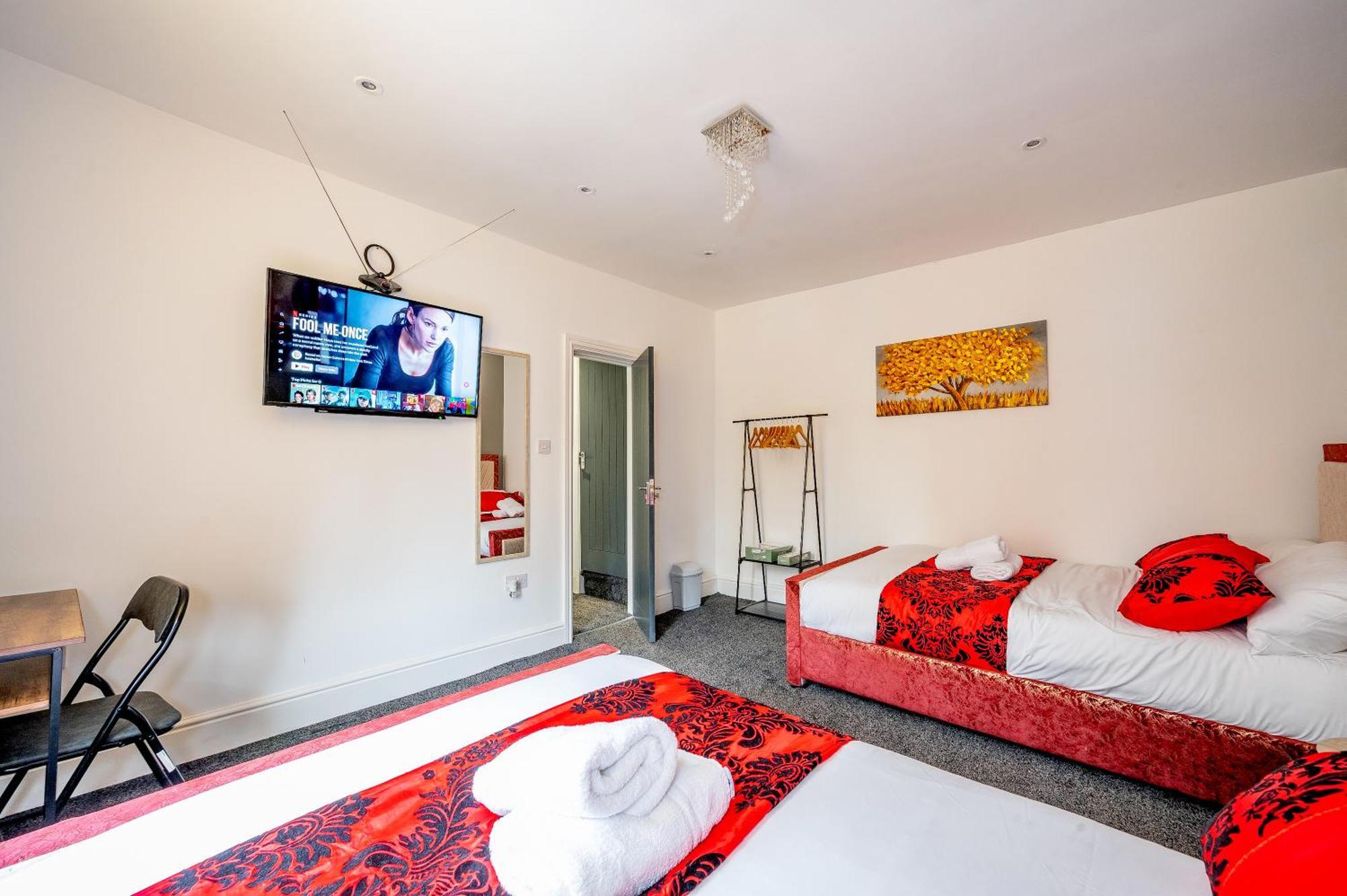 *rb10w* For Your Relaxed & Cosy + Free Parking + Free Fast Wifi * Homestay *
